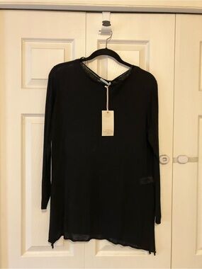 Alcott Black Long-Sleeve Women's Tee